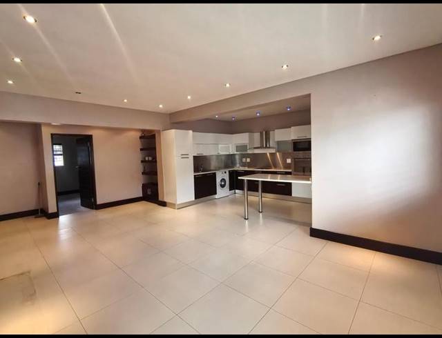 2 BEDROOM PROPERTY TO RENT IN SEA POINT UPPER